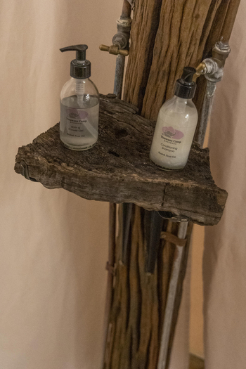 Tlouwana Camp Tlouwana Camp: Duschablage