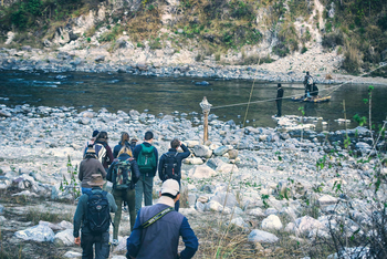 Vanghat: Floßfähre