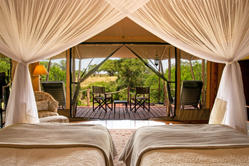 Elewana Sand River Masai Mara Camp Elewana Sand River Masai Mara Camp: Blick aus einem Gästezelt
