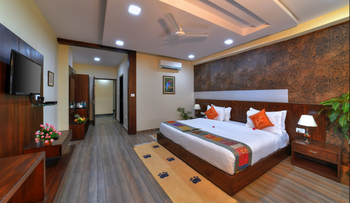 Jungle Vilas: Deluxe Room - Holzfußböden