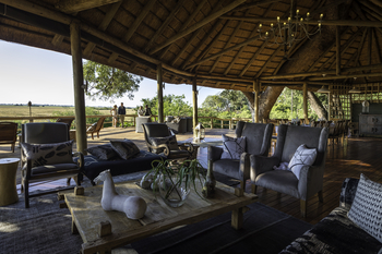 Kwetsani Camp: Lounge und Deck