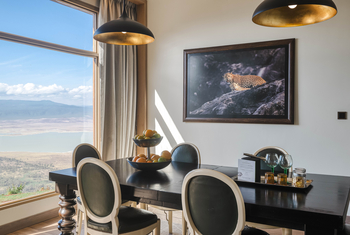 Ngorongoro Lodge Melia Collection: Royal Suite Essbereich