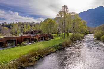 andBeyond Vira Vira Lodge: Gästechalets am FLuss
