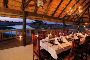 Gunn's Camp: Gedeckter Tisch