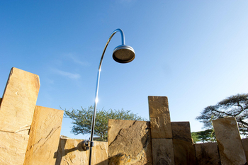 Masek Tented Lodge: Outdoor-Dusche