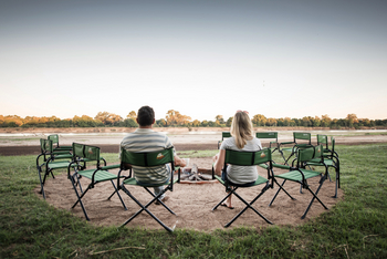 Shawa Luangwa Camp: Am Lagerfeuer