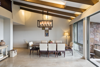 Melia Serengeti Lodge: Suite Interior