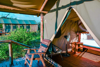 Mogogelo Camp Mogogelo Camp: Gästezelt - Außenansicht