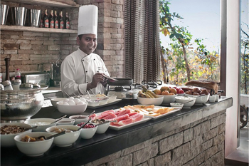 Pashan Garh: Frühstücksbar