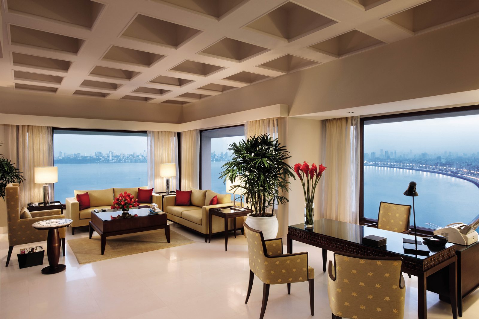 The Oberoi Mumbai The Oberoi Mumbai: Kohinoor Presidential Lounge