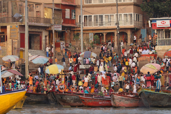 Varanasi: Boote vor den Ghats