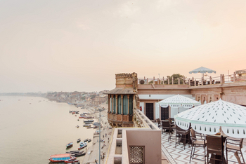 BrijRama Palace: Kamalaya-Terrasse mit Blick auf den Ganges