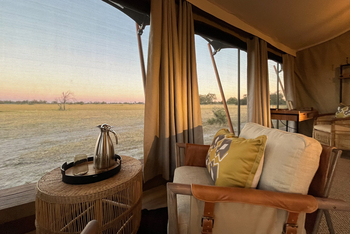 Karangoma Camp: Sessel mit Blick