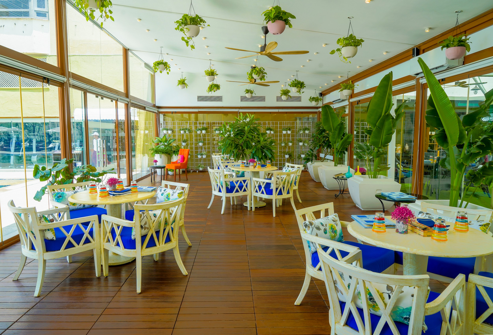 Vivanta by Taj President Vivanta by Taj President: HerbHouse Bisstro