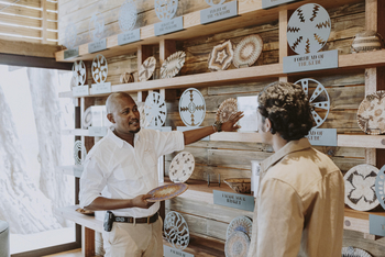 Vumbura Plains Camp: Camp Manager mit Korbflechtereien