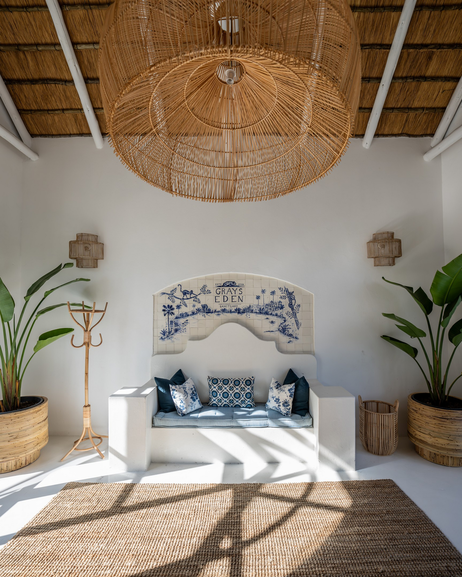 Grays Eden Sanctuary Grays Eden Sanctuary: Sofa