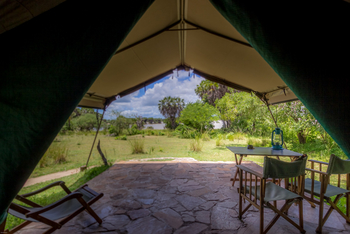 Lake Manze Camp: Blick aus einem Zelt