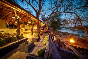 Mkulumadzi Lodge: Abend in der Lodge