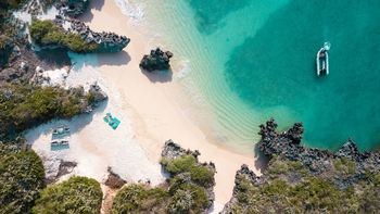 Nuarro Lodge: Privater Strand