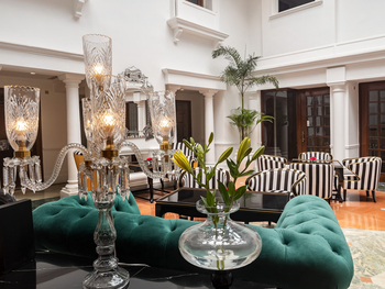 The Claridges: Lounge