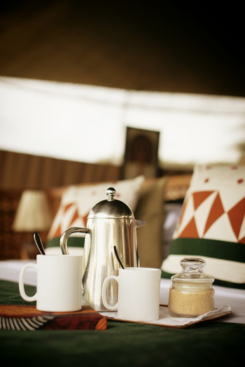 Wayo Serengeti Green Camp: Heißgetränk am Bett