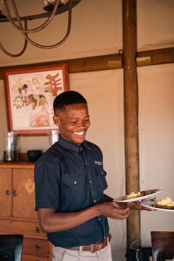 Wolwedans Desert Lodge: Kellner