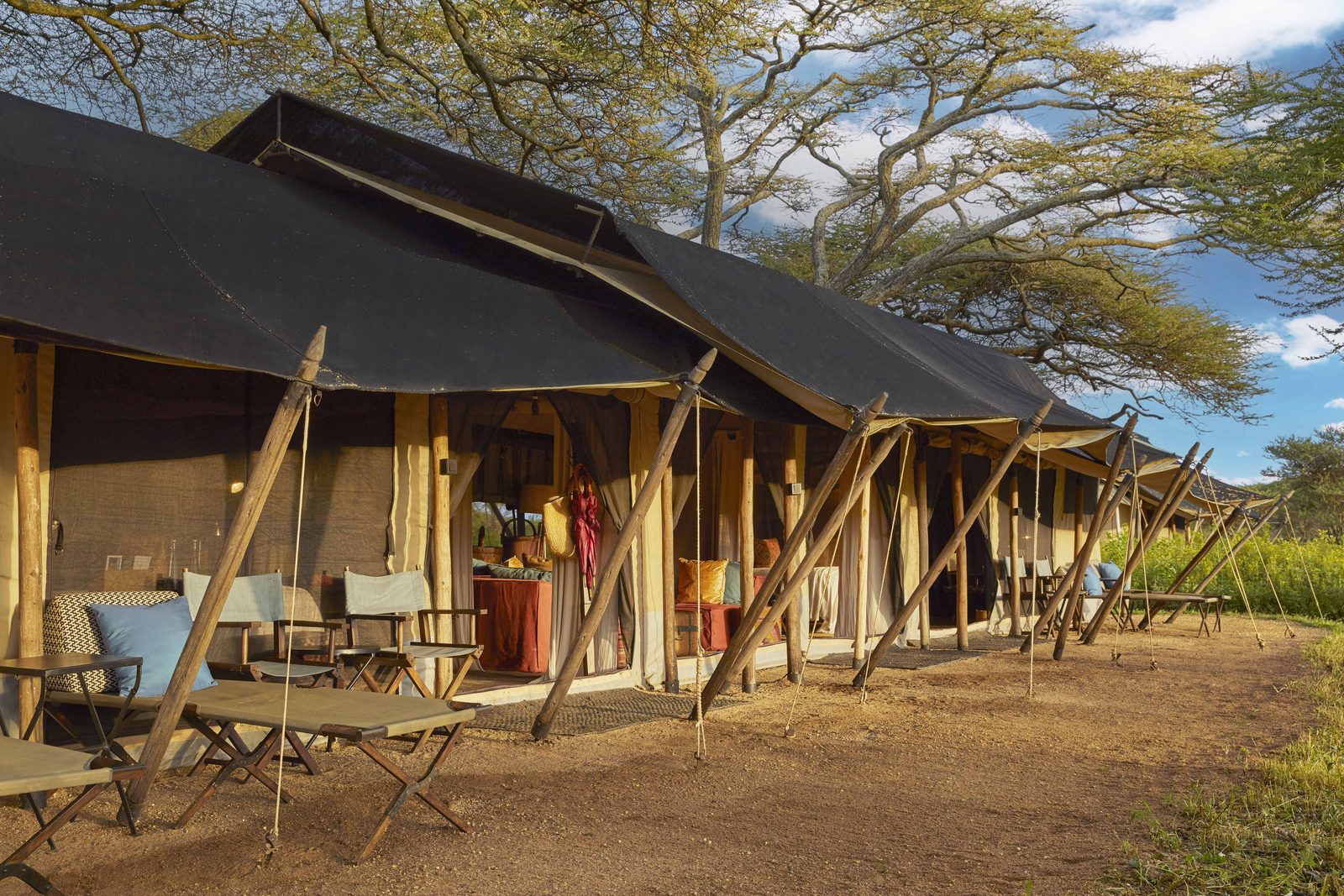 Legendary Nyasi Tented Camp Legendary Nyasi Tented Camp: Family Tent - Außenansicht