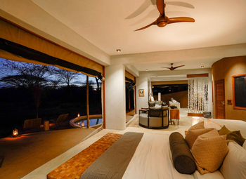 Asanja Ndembo: Doppelbett und Ventilator