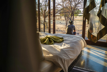 Etosha Oberland Lodge Etosha Oberland Lodge: Blick in den Busch