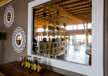 Kalahari Anib Lodge: Restaurant und Bar