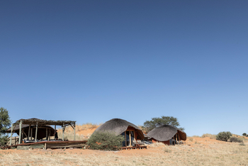 Kalahari Red Dunes Lodge: Neue Rundhütten