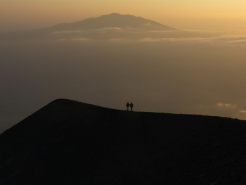 Lake Natron Camp: Sonnenaufgang am Vulkan