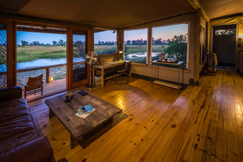 Little Vumbura Camp: Sunken Lounge
