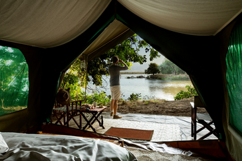 Mana River Camp Mana River Camp: Blick aus einem Zelt