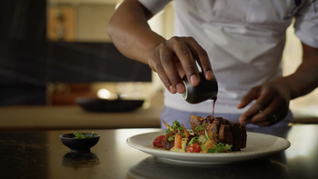 Laba Ngorongoro Crater: Mahlzeit wird zubereitet