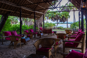 Lake Manze Camp: Lounge