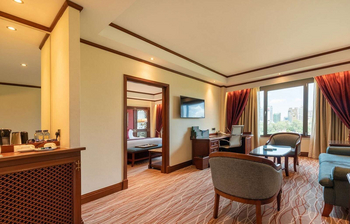 Nairobi Serena Hotel: Executive Suite