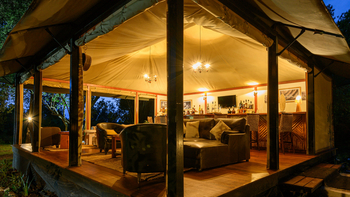 Olare Mara Kempinski: Bar seperates Zelt