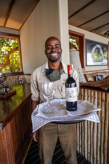 Sausage Tree Camp: Kellner