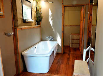 Setari Camp: Badewanne