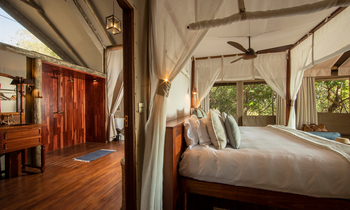 Shinde Lodge Shinde Lodge: Bett und Bad