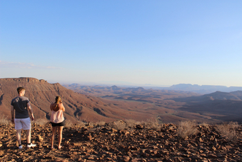 Grootberg Lodge: Rhino Tracking und Moringa Walk