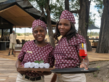 Kiri Camp: Frauen aus dem Team