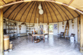 Okuti Camp: Souvenirshop