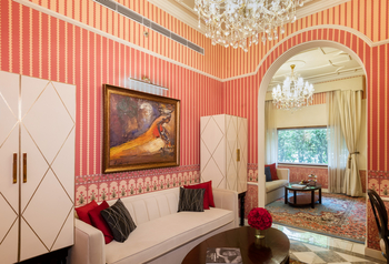 The Claridges: Rosa Lounge