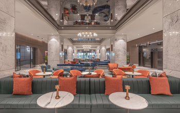 Vivanta by Taj President: Lobby