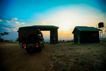 Adere Safari Lodge: Tor zum Park