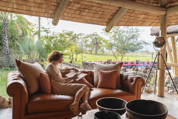 Chem Chem Lodge: Sofa