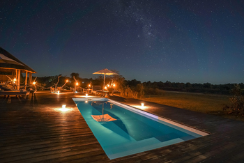 Chikunto Safari Lodge Chikunto Safari Lodge: Reflektion im Pool