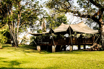 Chundukwa River Lodge: Elephant's Cafe